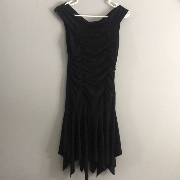 Over the shoulder formal dress. - Picture 1 of 1